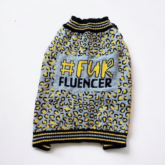 Fur Fluencer size L dog sweater by Vibrant Life - Picture 1 of 6